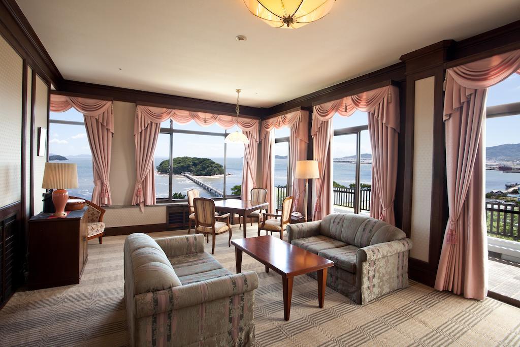 Gamagori Classic Hotel Экстерьер фото