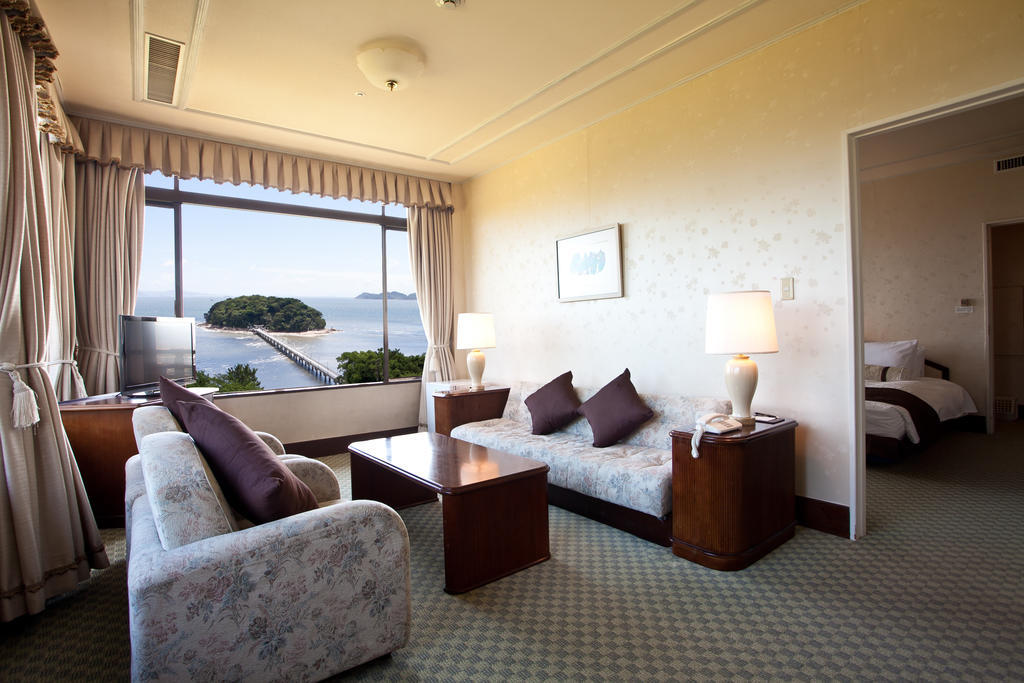 Gamagori Classic Hotel Экстерьер фото