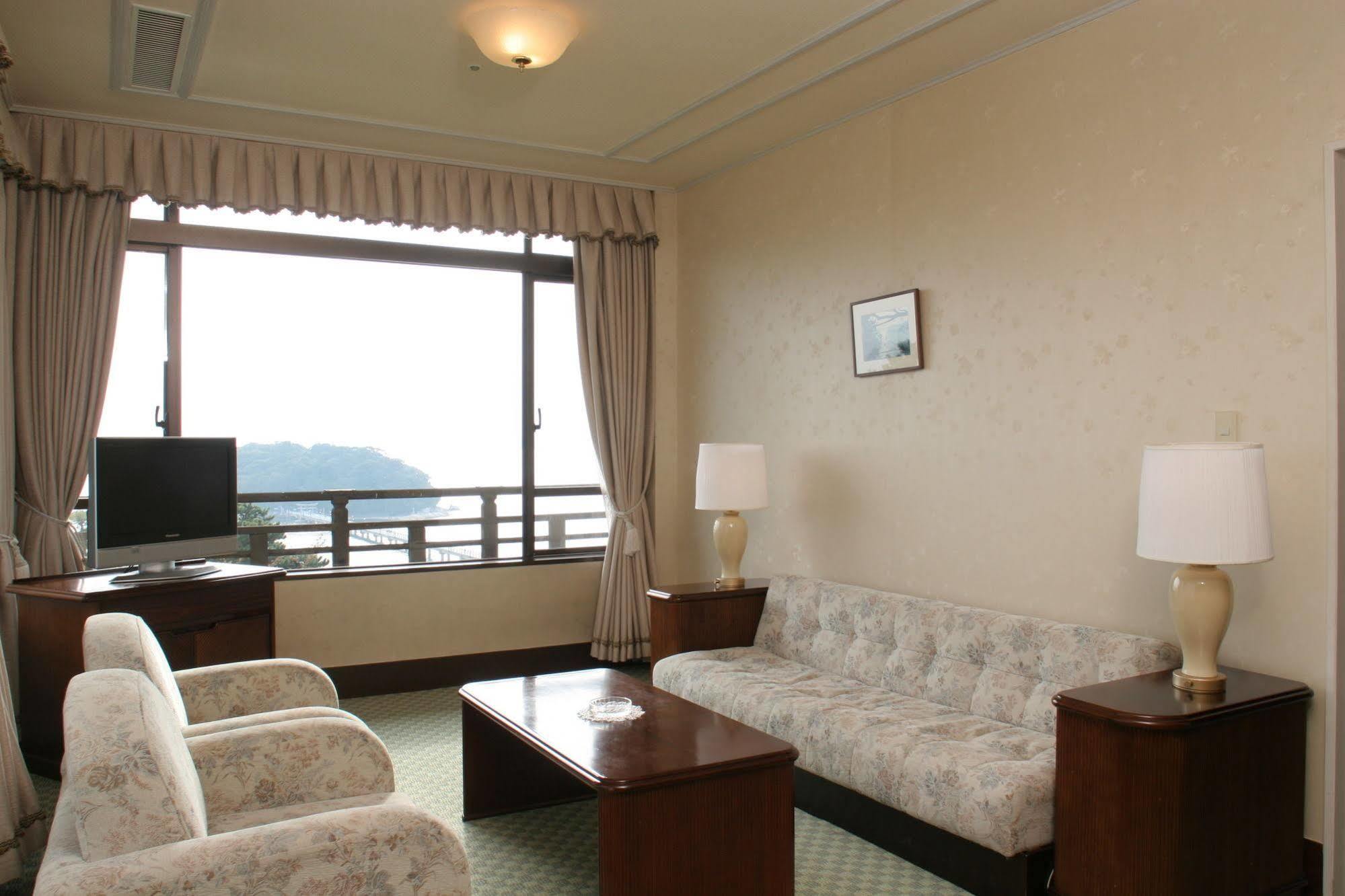 Gamagori Classic Hotel Экстерьер фото